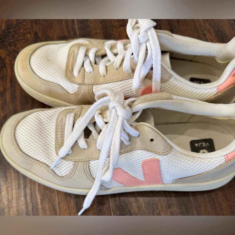 Veja V-10 Women's Cream and Pink Sneakers